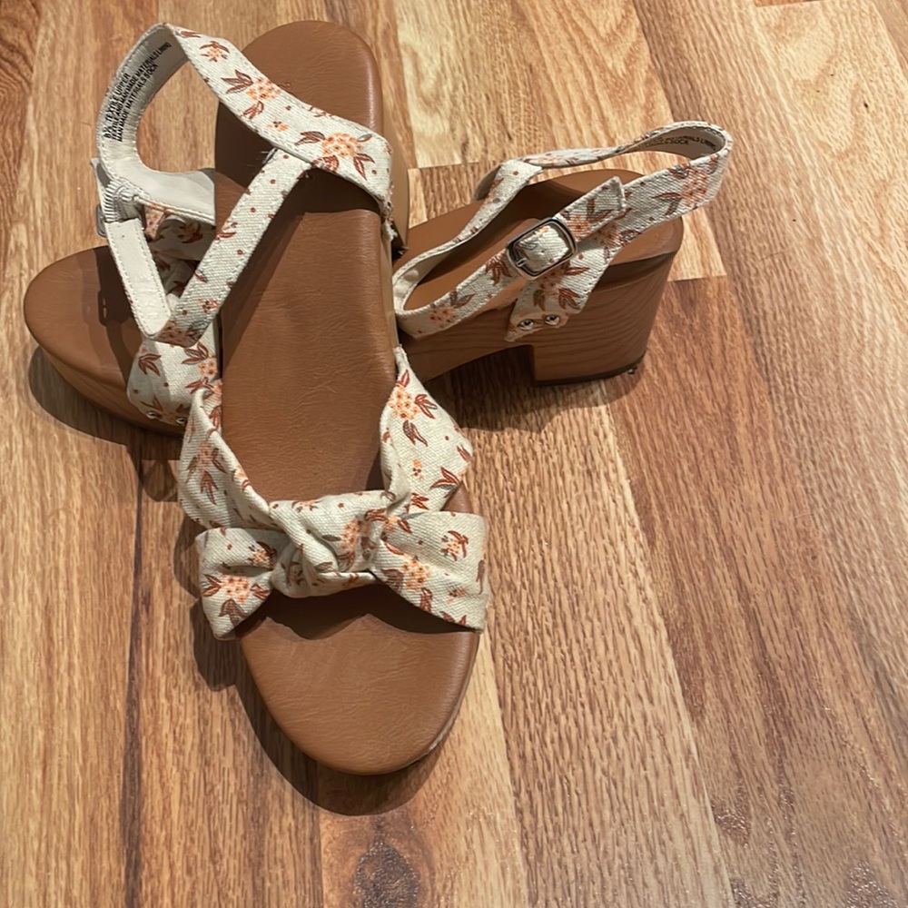 Beautiful print sandals